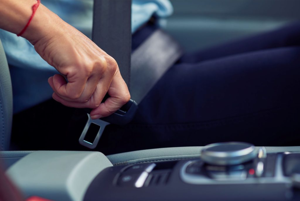 Tips from Abogados de Accidentes Riverside for Safety When Traveling by Car